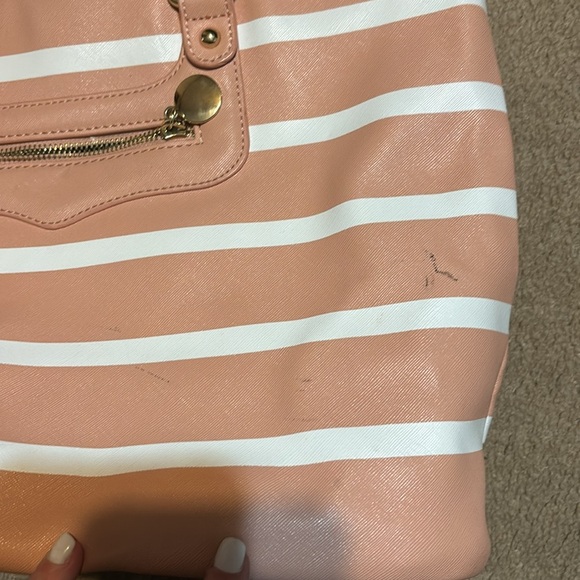 🌸 JustFab Tote 🌸 - Picture 4 of 6